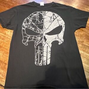 Punisher cracked skull graphic T-shirt